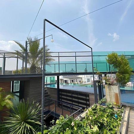 Check Inn Phnom Penh Royal Palace Exterior photo