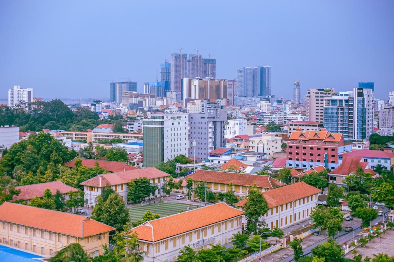 Check Inn Phnom Penh Royal Palace Exterior photo