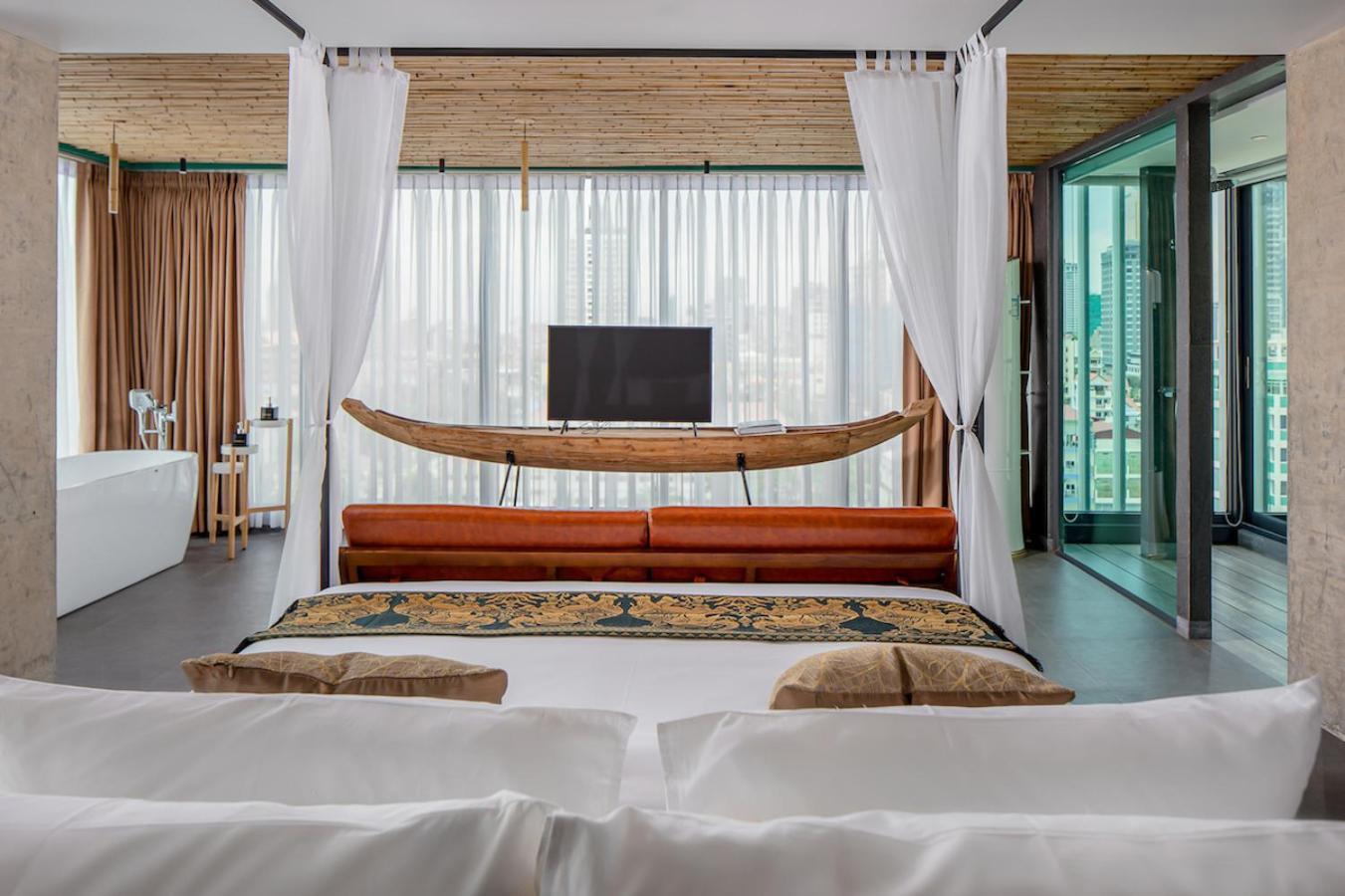 Check Inn Phnom Penh Royal Palace Exterior photo
